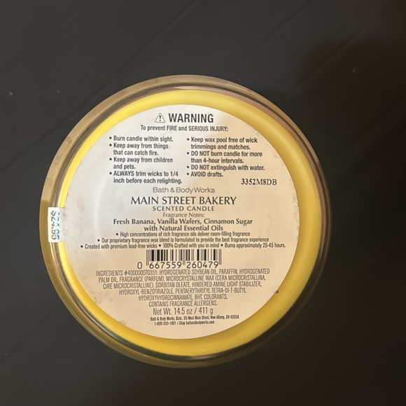 Bath & body works candle - Picture 2 of 2